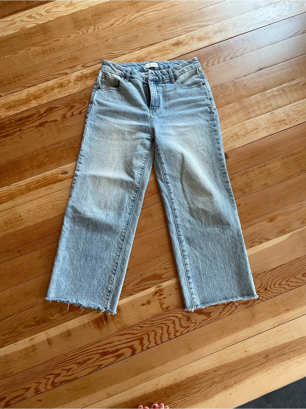 Oliver Logan Aberdeen Wide leg crop jeans. Petite size 28